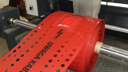 Czerwona tasma kablowa