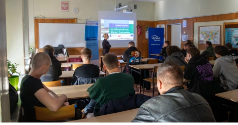 Szkola 31.10 FENIKS.jpg