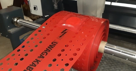 Czerwona tasma kablowa